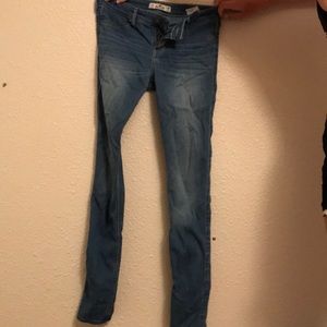 Light wash hollister skinny jeans